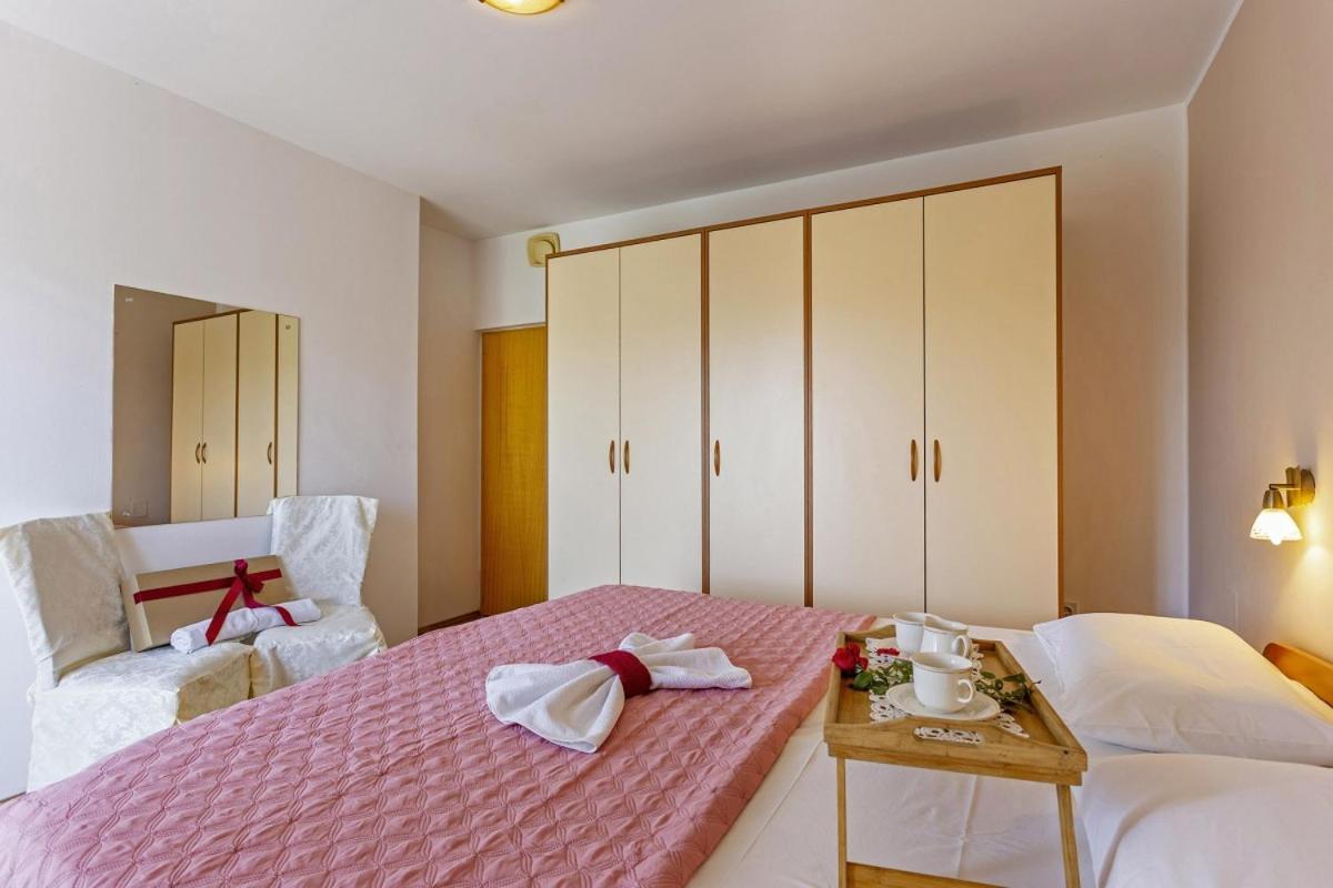 Hotel Milka In Medulin * Istrien Esterno foto